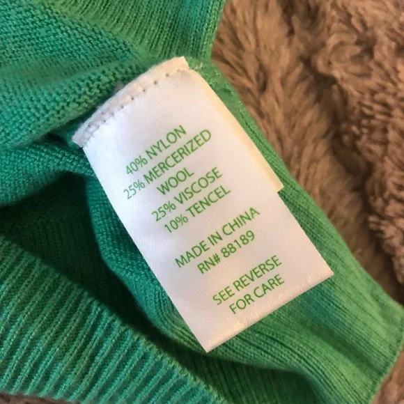 Lilly Pulitzer green alligator sweater with gold buttons - Picture 5 of 5